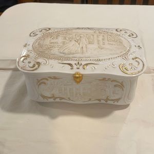 The Gone With the Win Porcelain Jewelry Box